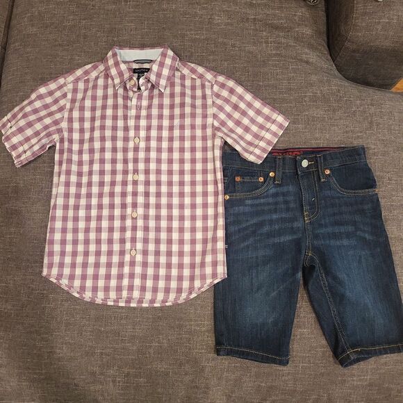 NWOT BUNDLED 1 Nautica short sleeve button down & 1 pair of jeans shorts Levi's - Picture 1 of 4